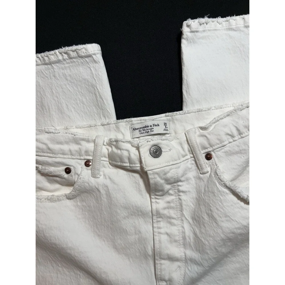 Abercrombie & Fitch Curve Love Ultra High Rise 90s Straight Jeans White 8/29